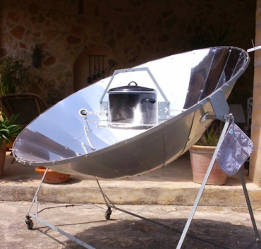 Solar powered rice cooker